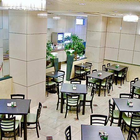 Okayama Ekimae Universal Hotel Екстер'єр фото