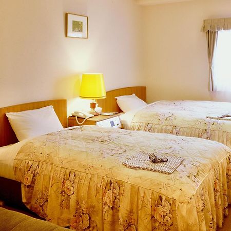 Okayama Ekimae Universal Hotel Екстер'єр фото