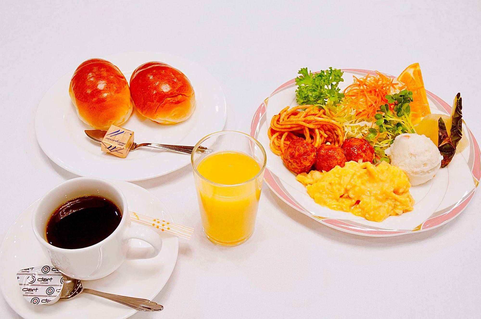 Okayama Ekimae Universal Hotel Екстер'єр фото