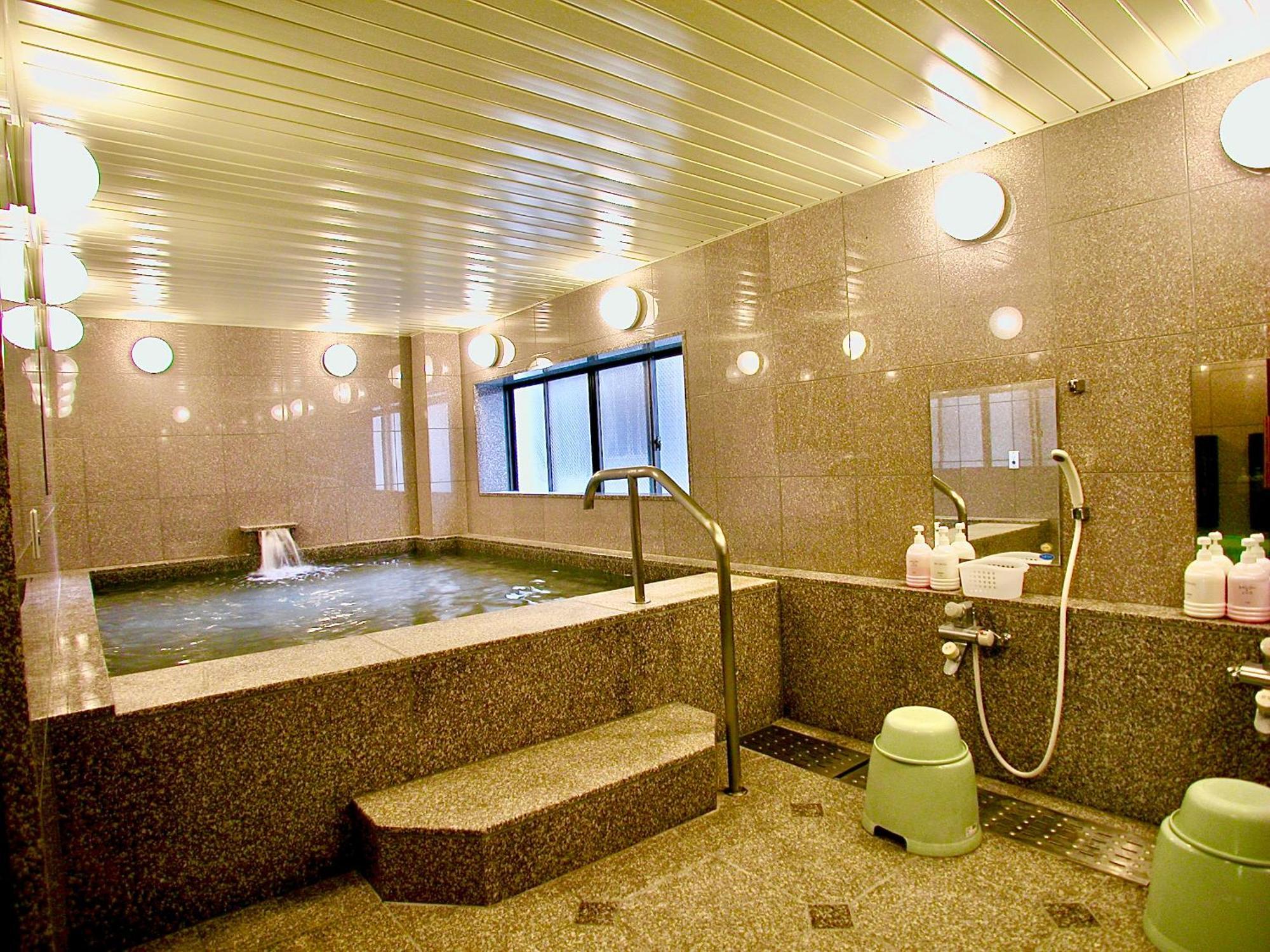 Okayama Ekimae Universal Hotel Екстер'єр фото